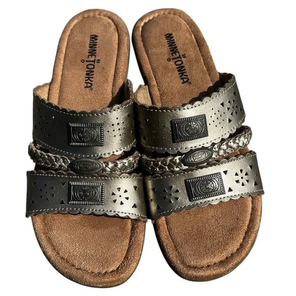 Minnetonka Leather Bronze Cut-Out Slide Sandals NEW 6 - Picture 1 of 8
